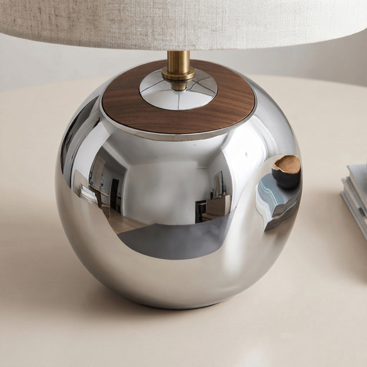 Share Lola Tablel Lamp/Stain Nickel Smoked